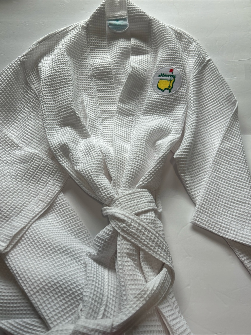 Augusta National Masters White Waffle Weave Spa Robe with Embroidered Patch - Picture 3 of 14